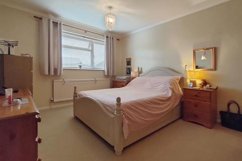 15 Cavalier Close, Midhurst, GU29 9QW