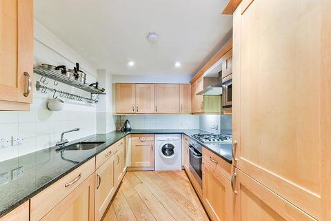 2 bedroom flat to rent, Capstan Court, 24 Wapping Wall, London, E1W.