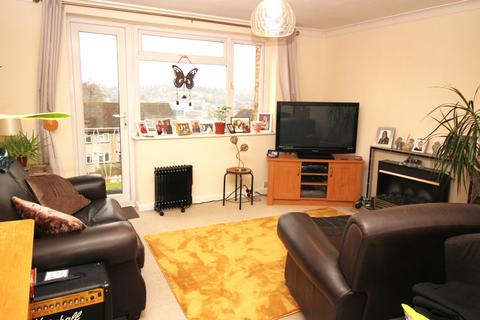 2 bedroom flat to rent, Rectory Avenue, Amersham Hill, High Wycombe, HP13