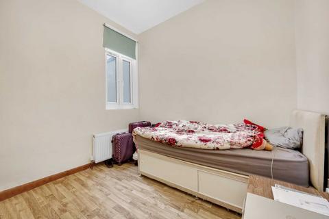 3 bedroom house for sale - East Road, Stratford, E15