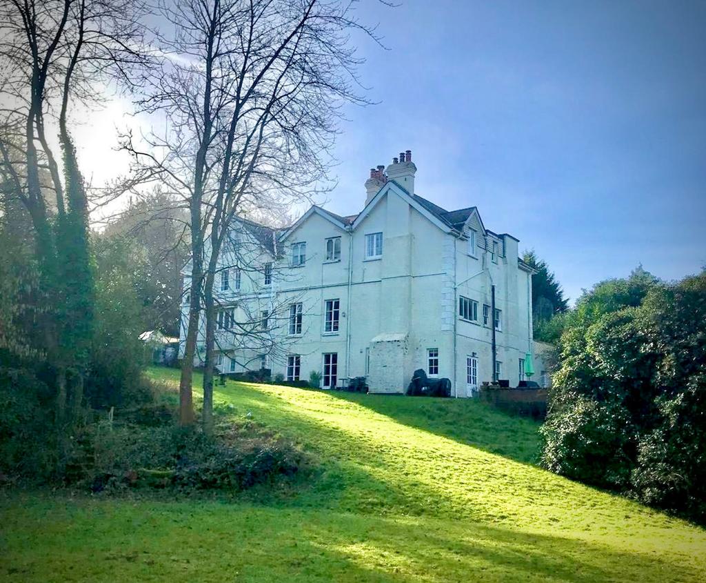 Ashurst, Tunbridge Wells TN3 1 bed apartment for sale £200,000