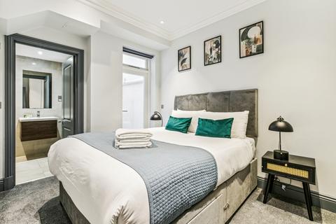 3 bedroom flat for sale, Margravine Gardens, London