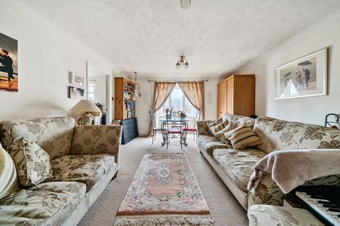 2 bedroom flat for sale, Sycamore Court, Long Gore, Farncombe, GU7