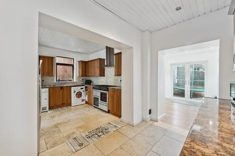 92 Alyth Crescent, Clarkston, Glasgow, G76 8PB
