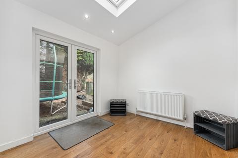 92 Alyth Crescent, Clarkston, Glasgow, G76 8PB