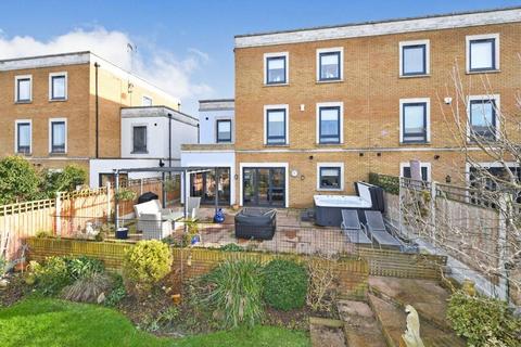 5 bedroom semi-detached house for sale, Boundary Way, Shoebury Garrison, Shoeburyness, Essex, SS3