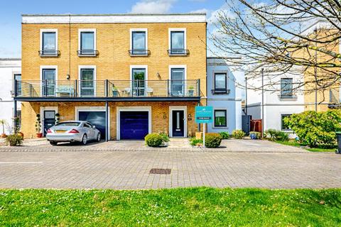 2 Boundary Way, Shoeburyness, Southend-on-sea, SS3 9QF