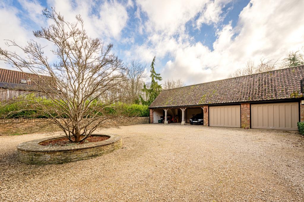 Lydes Farm Garage and Car Ports