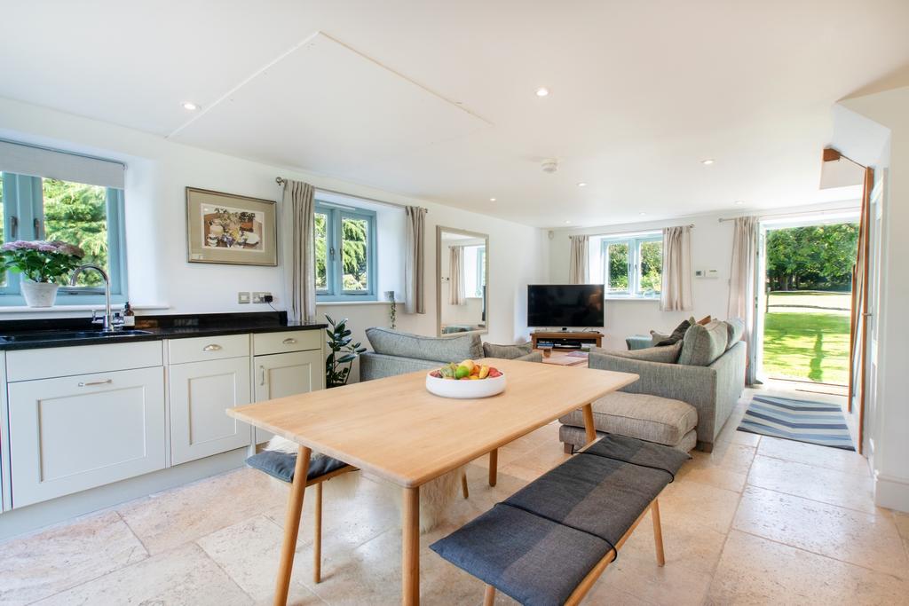Larch Cottage kitchen and living room