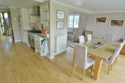 20 Maxwell Road, Broadstone, BH18 9JQ