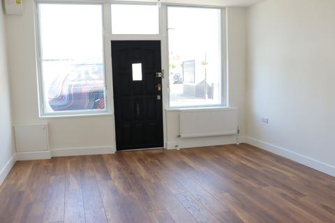 1 bedroom ground floor maisonette to rent, High Street, Bagshot GU19