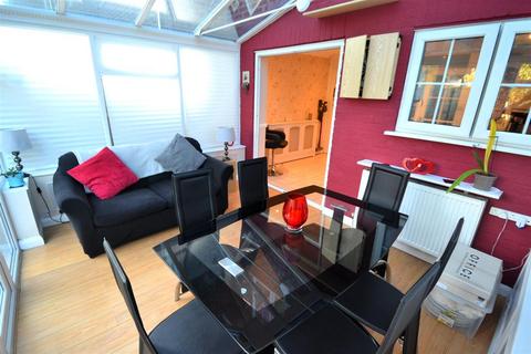 9 Ruscombe Way, Feltham, TW14 9NY