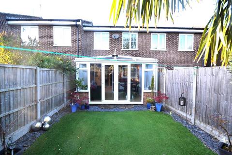 9 Ruscombe Way, Feltham, TW14 9NY