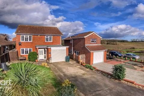 17 Brooklands Rise, Brantham, Manningtree, CO11 1TU