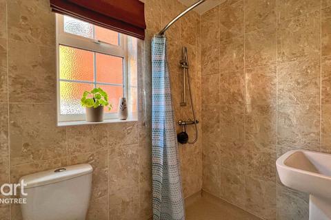17 Brooklands Rise, Brantham, Manningtree, CO11 1TU