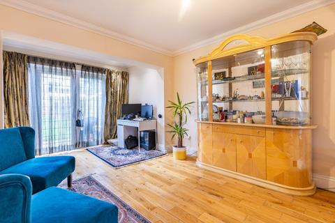 4 bedroom semi-detached house for sale, Firs Park Gardens, Winchmore Hill, N21