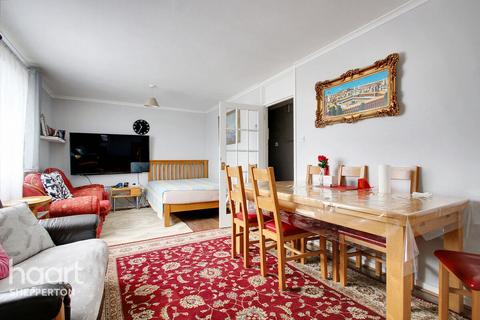 2 bedroom apartment for sale - Laleham Road, STAINES-UPON-THAMES
