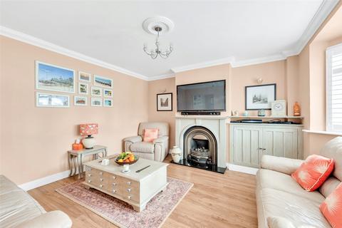 83 Station Road, Crayford, Dartford, DA1 3QR