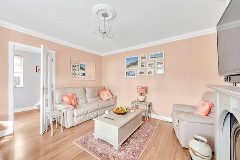 83 Station Road, Crayford, Dartford, DA1 3QR
