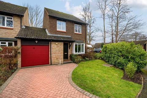 12 Alterton Close, Woking, GU21 3DD