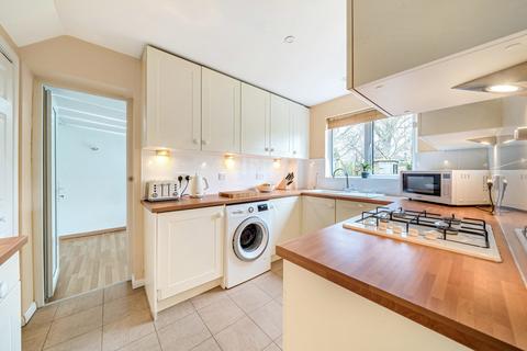 12 Alterton Close, Woking, GU21 3DD