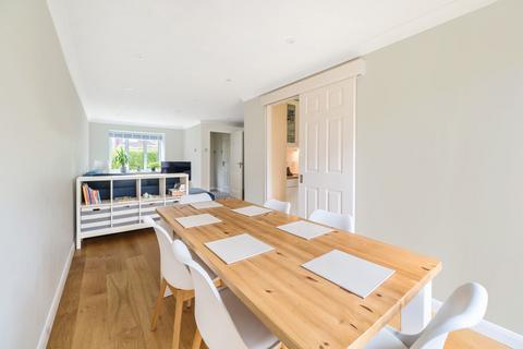 12 Alterton Close, Woking, GU21 3DD