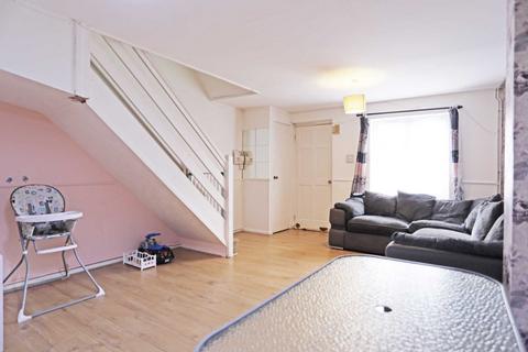 2 bedroom terraced house for sale - Woodget Close, London