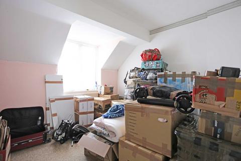 2 Woodget Close, London, E6 5TE