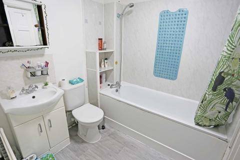 2 Woodget Close, London, E6 5TE
