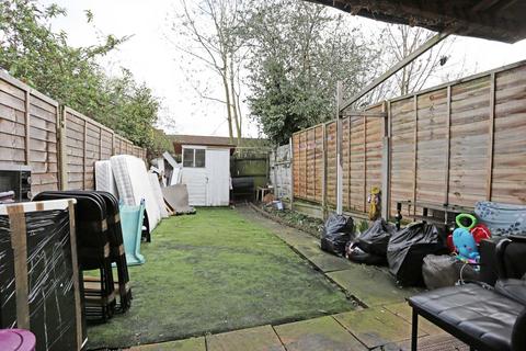 2 Woodget Close, London, E6 5TE
