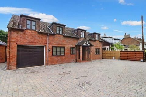 5 bedroom detached house to rent, Alexandra Road, Kings Langley WD4