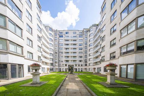 1 bedroom flat to rent, Arlington Street, St James's, London, SW1A