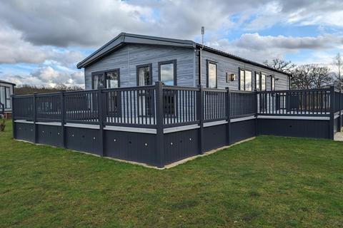 2 bedroom lodge for sale, Stixwould Road, Woodhall Spa Lincolnshire