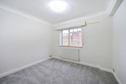 3 bedroom flat for sale, Selwyn Court, Richmond Hill, Richmond, TW10