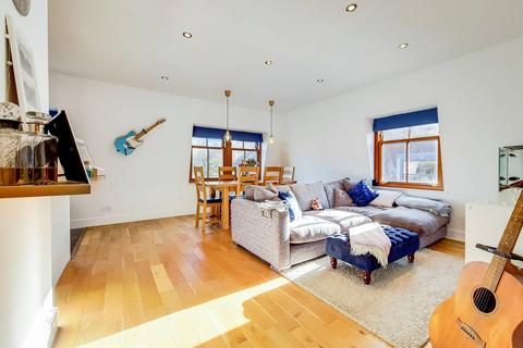 2 bedroom flat to rent - Lower Square, Isleworth, TW7