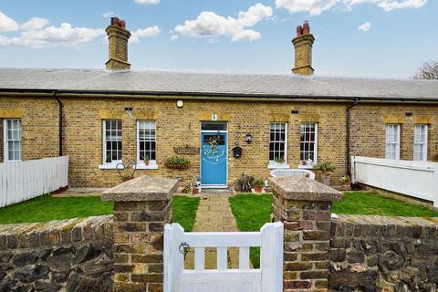 3 bedroom terraced bungalow for sale, Hospital Road, Shoeburyness, SS3