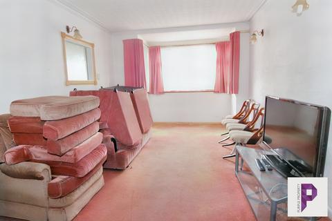 3 bedroom end of terrace house for sale, Valley Road, Kent, ME7