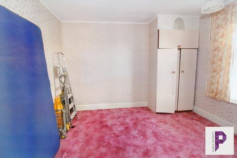 3 bedroom end of terrace house for sale, Valley Road, Kent, ME7