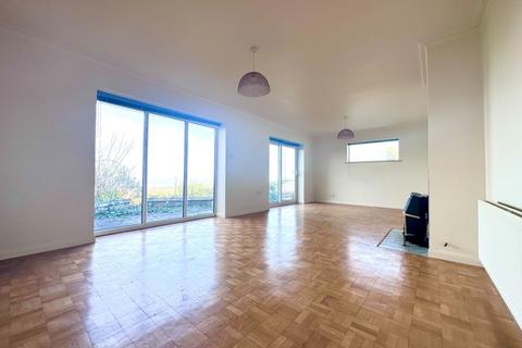4 bedroom chalet to rent, Valkyrie Avenue, Whitstable CT5