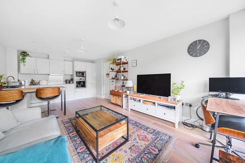 1 bedroom flat for sale, Antoinette Close, Kingston Upon Thames, KT1