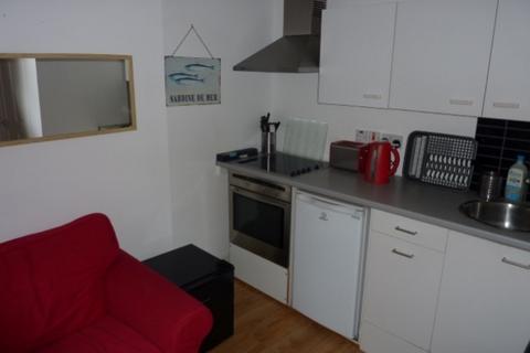 1 bedroom flat to rent, Milton Street, Edinburgh EH8