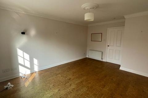 2 bedroom flat to rent, New Cut Rigg, Edinburgh EH6
