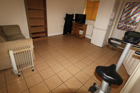 Studio to rent, Hayes, UB3