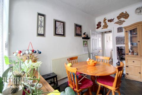 35 Vickers Road, Sheffield, S5 6UY
