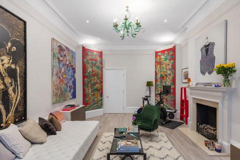 2 bedroom flat for sale - Roland Gardens, South Kensington SW7