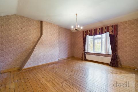 2 bedroom flat for sale, Stonegate Road, Moortown, Leeds, LS6