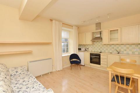 91/8 Constitution Street, Edinburgh, EH6 7AE