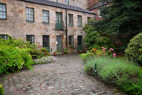 91/8 Constitution Street, Edinburgh, EH6 7AE