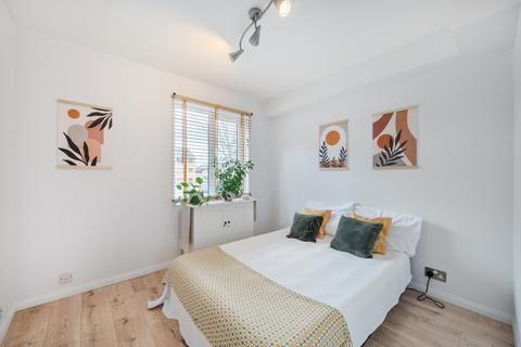 111 Vellum Drive, Carshalton, SM5 2TX