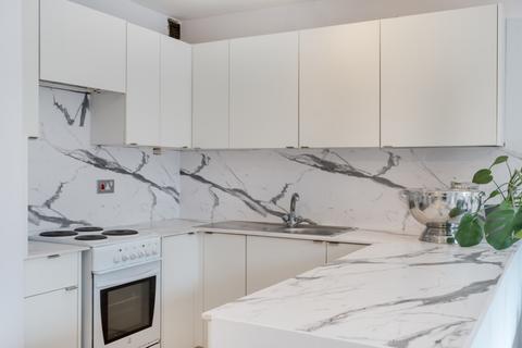 111 Vellum Drive, Carshalton, SM5 2TX